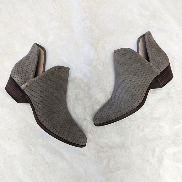 Lucky Brand Perforated Suede Block Heel Booties Size 9.5 - Picture 1 of 7